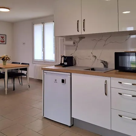 Un Petit Coin Rien Qua Vous, Entre Et Tranquillite. - Fr-1-788-107 *