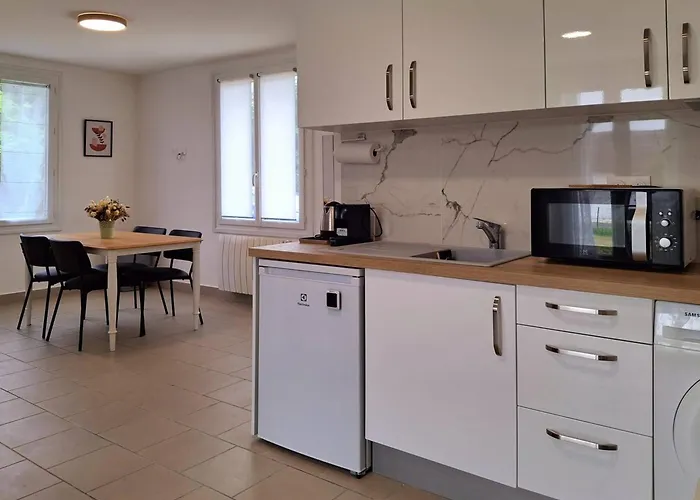 Un Petit Coin Rien Qua Vous, Entre Et Tranquillite. - Fr-1-788-107 *